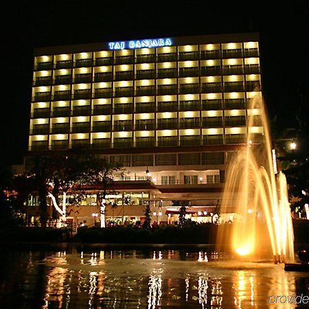 ホテル タジ バンジャーラ ハイデラバード エクステリア 写真 The Manila Hotel at night