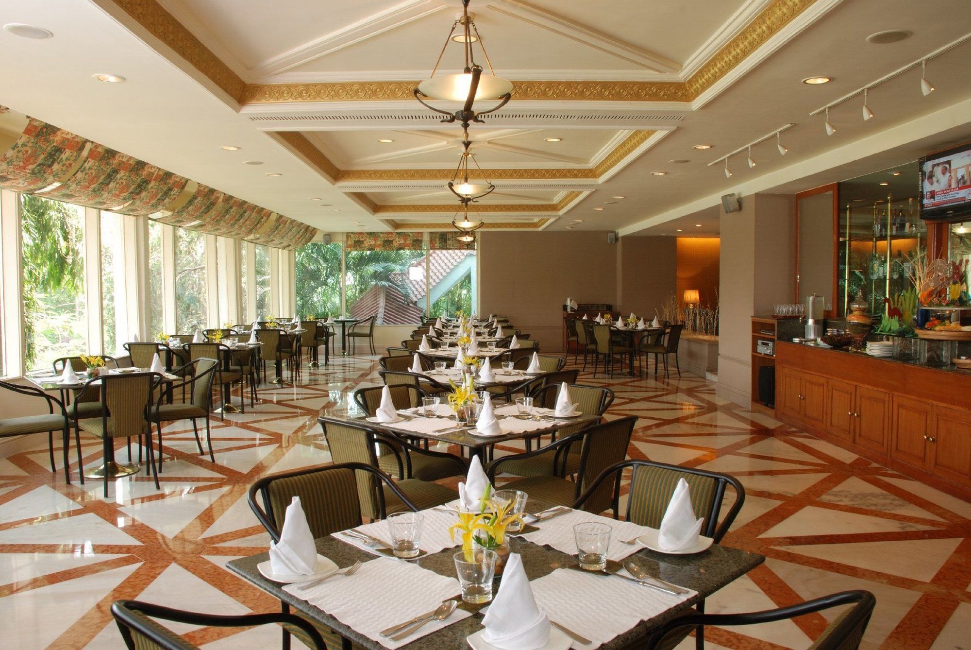ホテル タジ バンジャーラ ハイデラバード レストラン 写真 The restaurant at the hotel