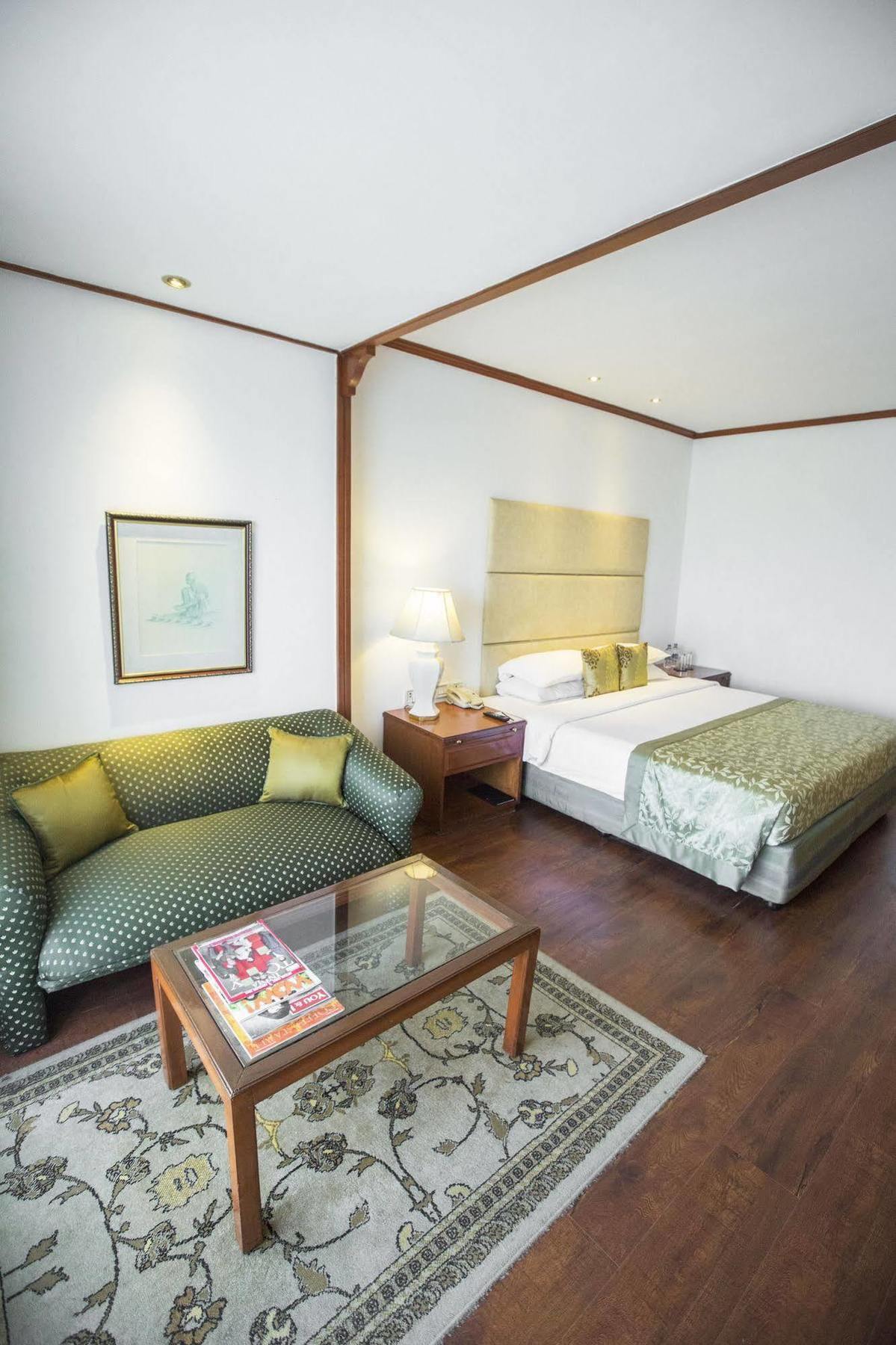 ホテル タジ バンジャーラ ハイデラバード エクステリア 写真 A room at the Taj Bengal