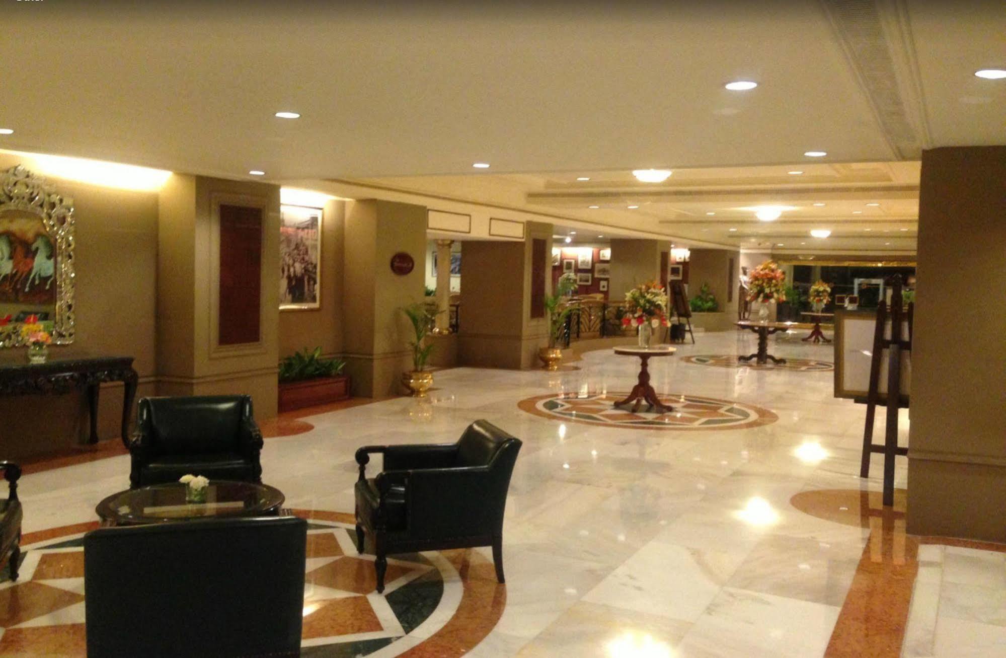ホテル タジ バンジャーラ ハイデラバード エクステリア 写真 The lobby of the hotel